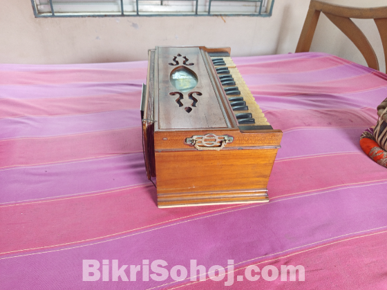 হারমনি, এক সেট ডুগি তবলা